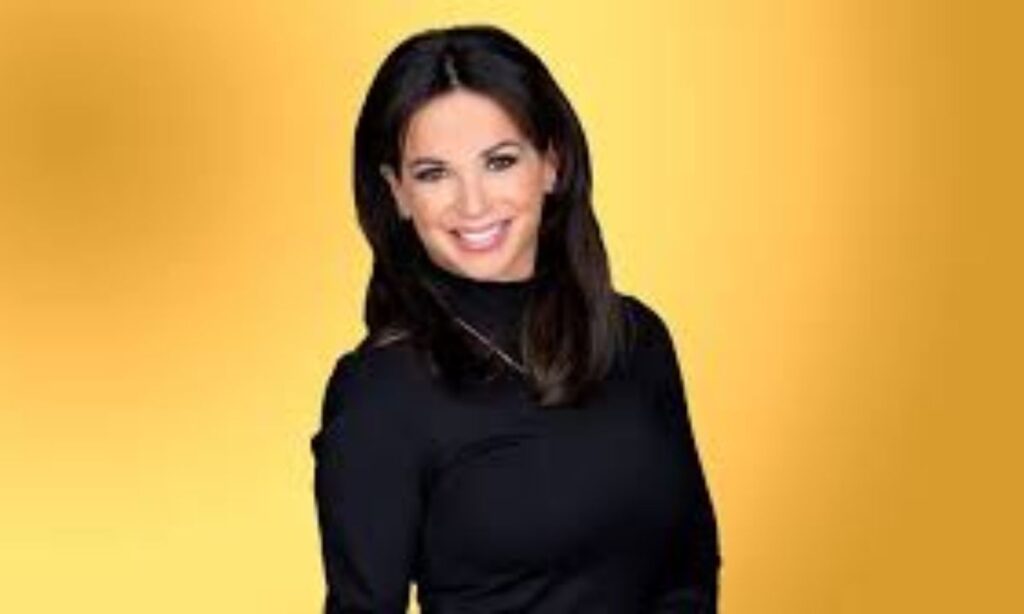 hollie-strano-net-worth